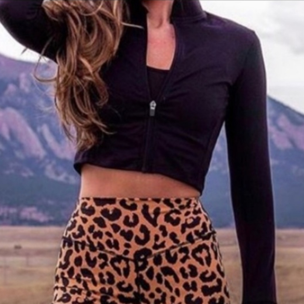 Balance Athletica Elevate Cropped Jacket - Dire Wolf